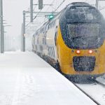 冬のアムステルダムを行く鉄道