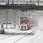 雪の中をゆく鉄道　デンマークの鉄道風景